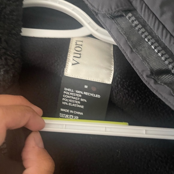 Vuori women utility Sherpa jacket size medium - new with tag - black - Picture 4 of 5